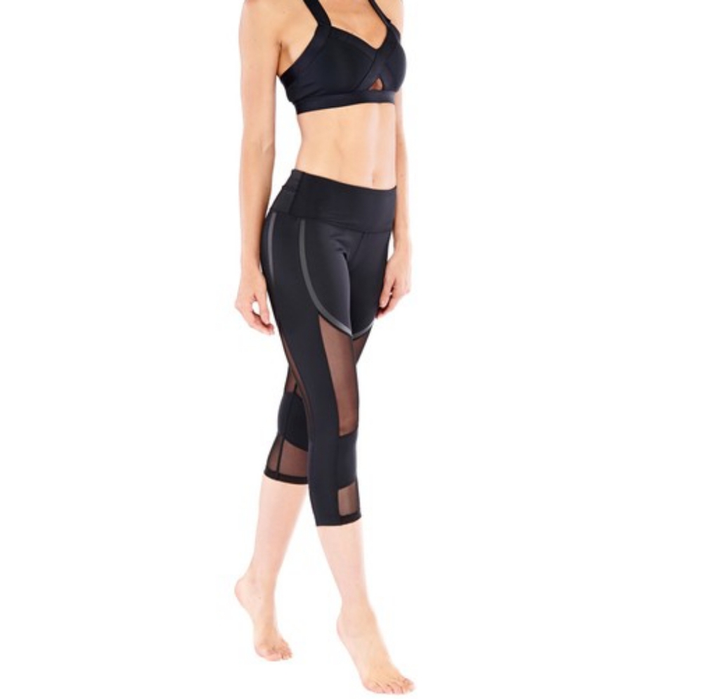 NWT Electric Yoga Black Capri Leggings - Picture 4 of 4